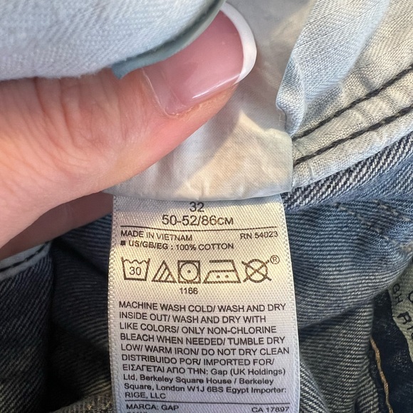 Classic Blue Denim Rolled-Hem Women's Shorts - Picture 6 of 6